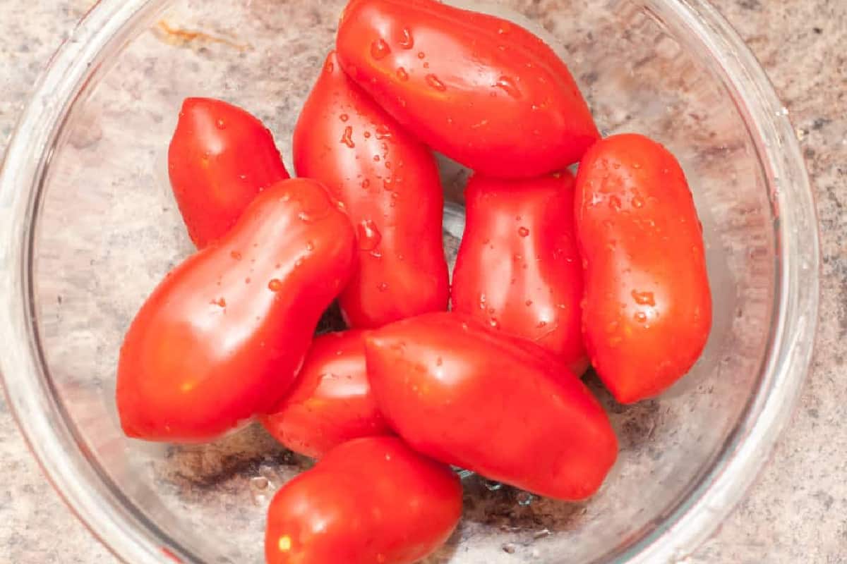 a bowl of tomatoes.
