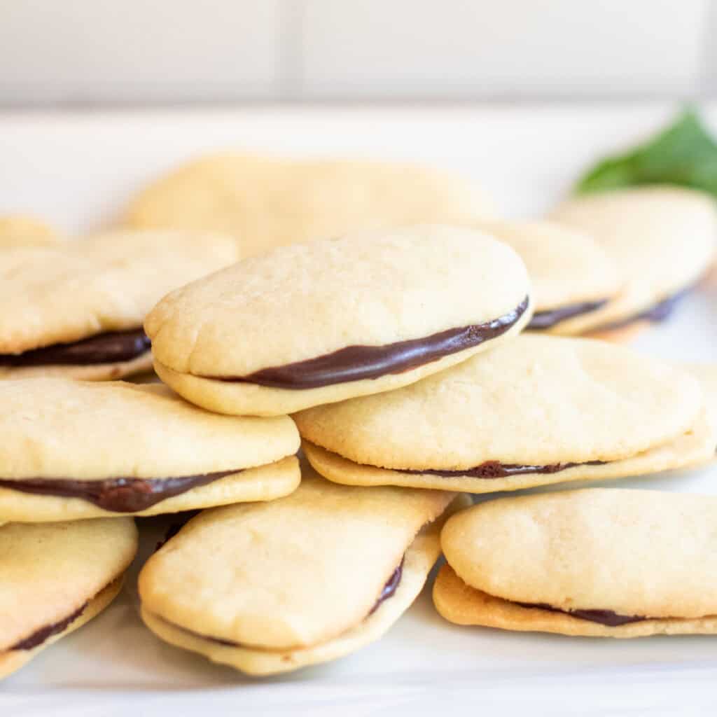 a plate of mint milanos.