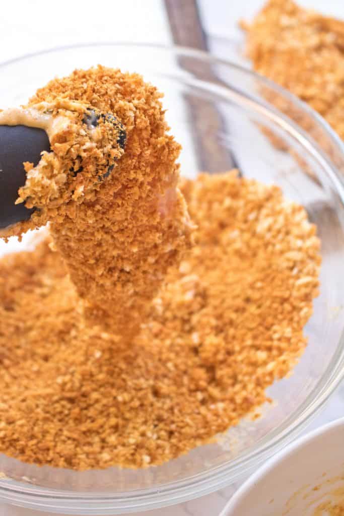 Super crispy and super easy. These Baked Panko Chicken Tenders are the healthy non fried cruncy alternative that's full of flavor and super delicious!