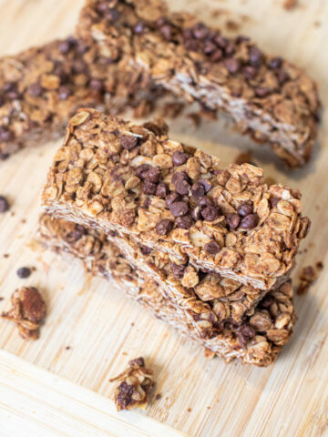 stacked chocolate chip granola bars