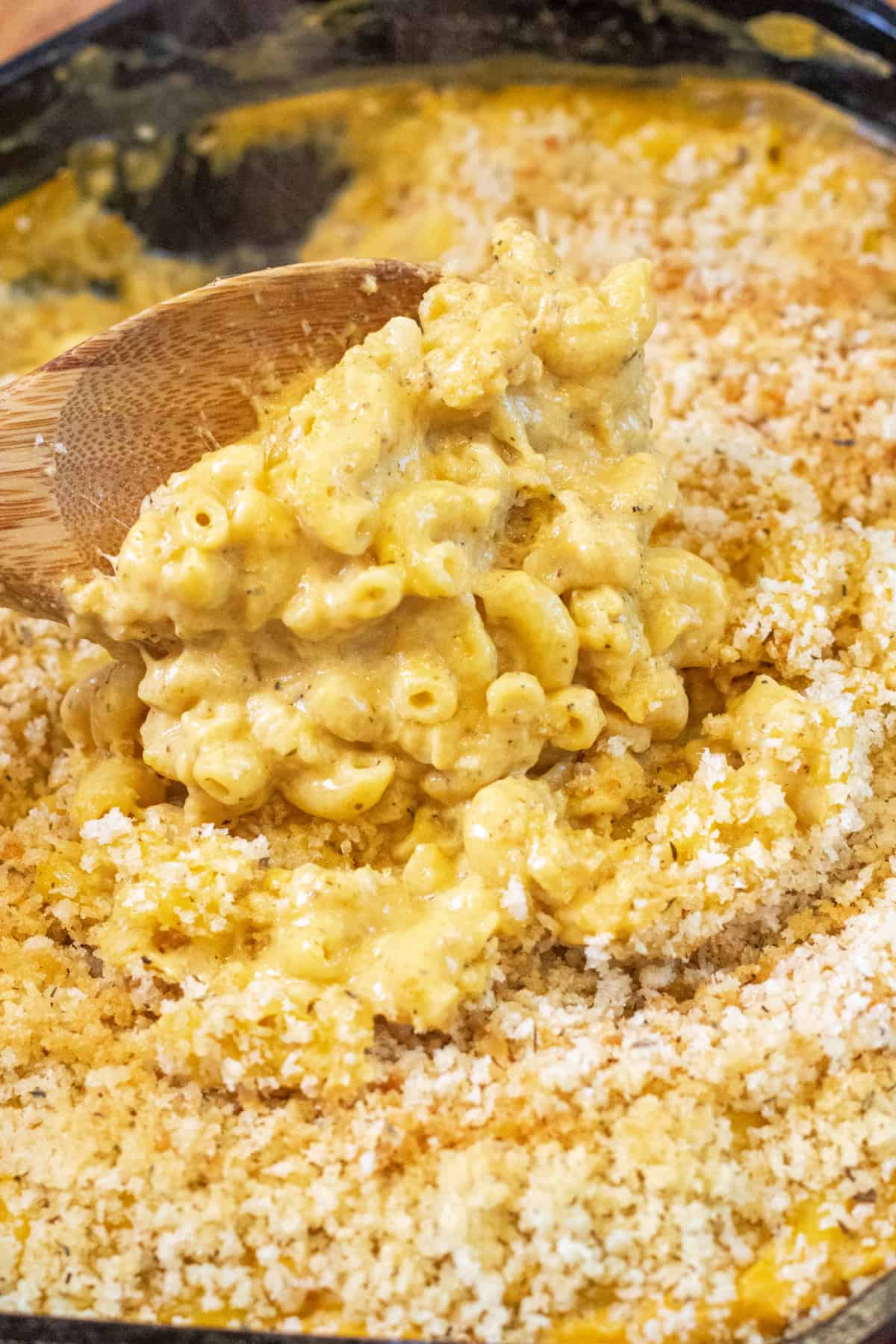 a cast iron with a scoop of mac n cheese.